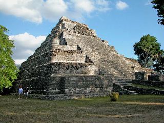 Joan Petit-Clair: Cac Cho Ben Ruins